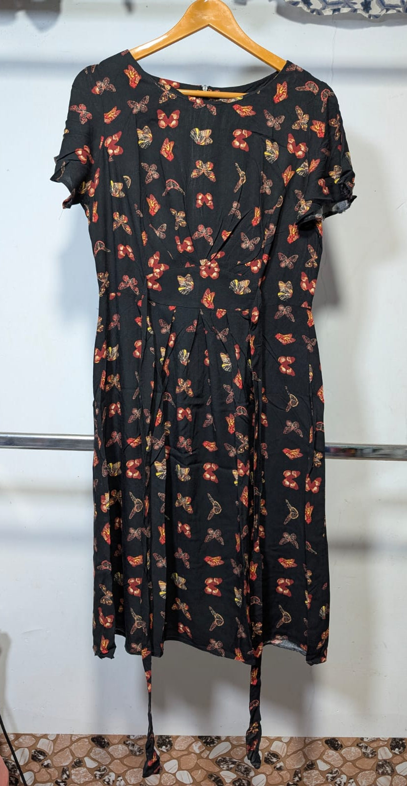Black Butterfly Print Pleated Midi Dress